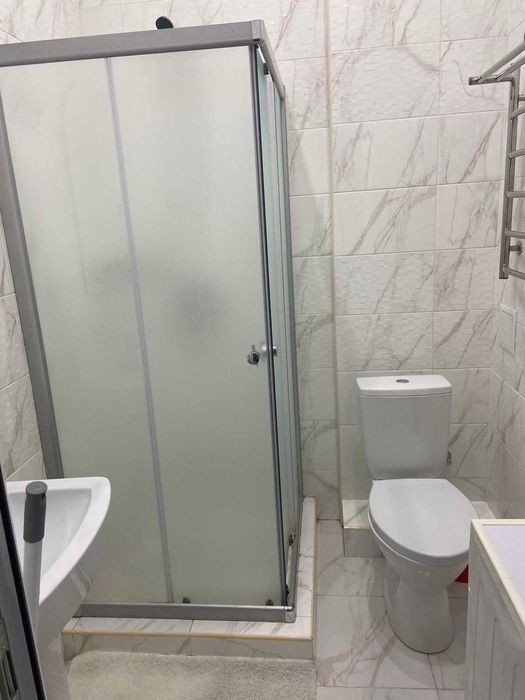 Сахарова/Бочарова, квартира в новом доме на 2 эт, балкон, охрана