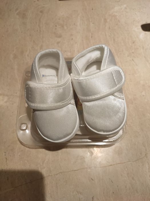 Buciki na chrzest dla niemowlaka
