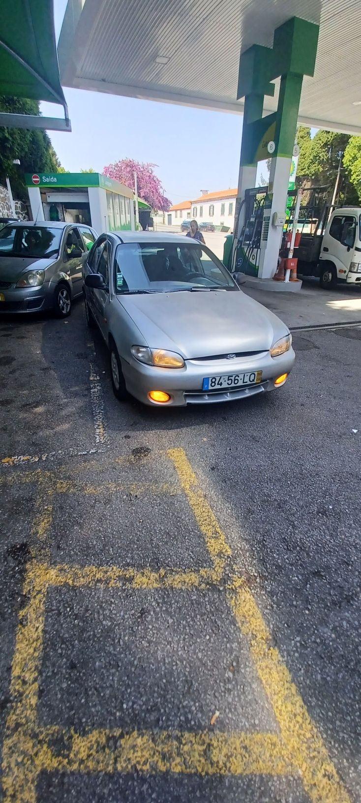 Hyundai accent em excelente estado de mecânica