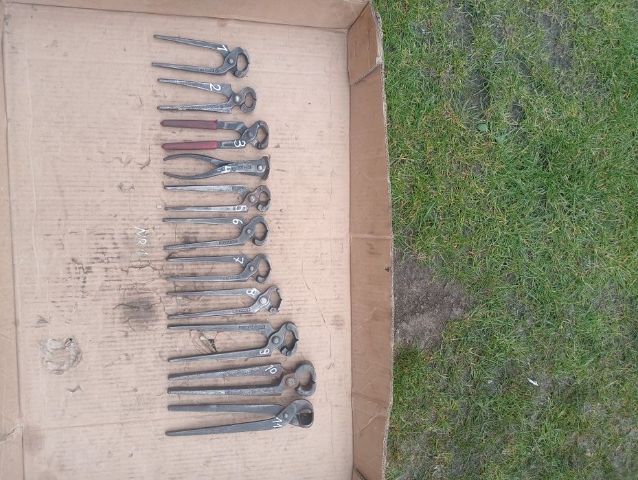 Zestaw starych narzędzi  obcęgi z epoki PRL Antyki Kolekcja Loft