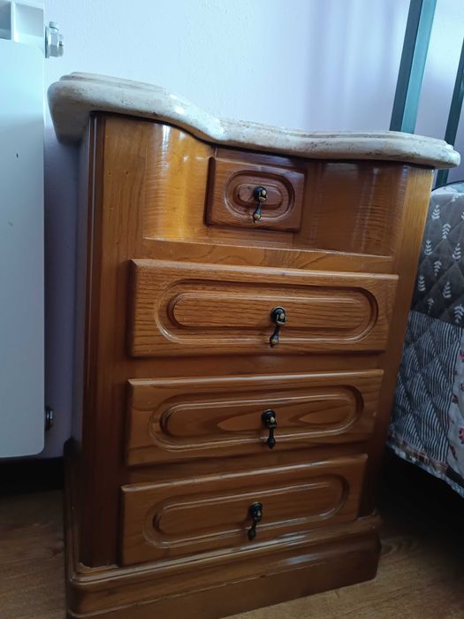 Conjunto cómoda e mesas de cabeceira