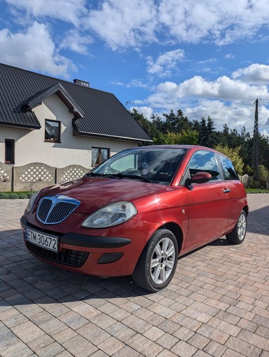 Lancia ypsilon 2004