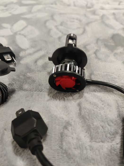 Luzes LED H4 (igual a novo)