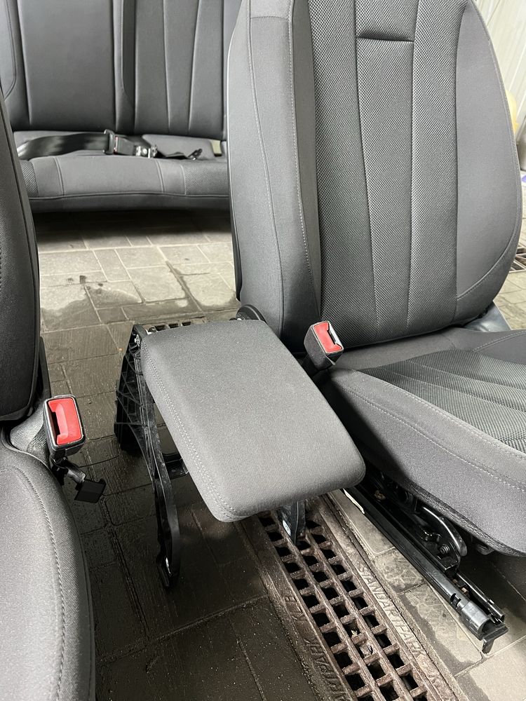 Продам сидіння Audi A4 B9 салон (електро)