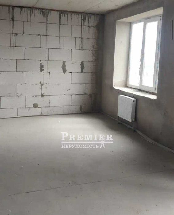 Продам трикімнатну квартиру з власним АОГВ