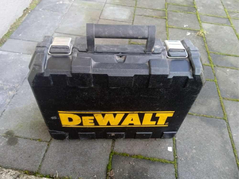 Młotowiertarka Dewalt D25003