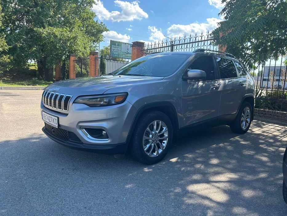 Продам Jeep Cherokee