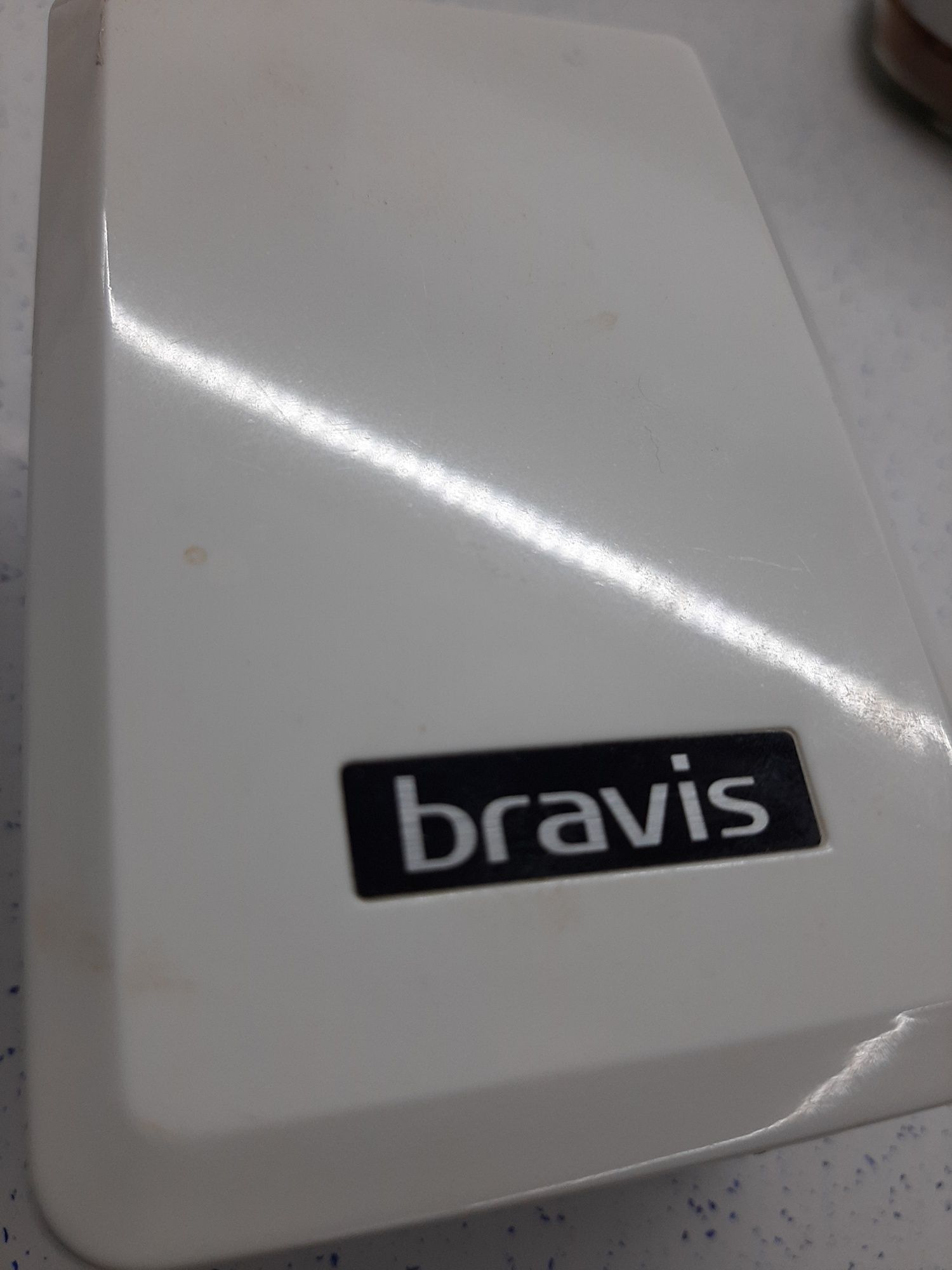 Продам  LED- лампу "bravis". Цвет черно-белый.