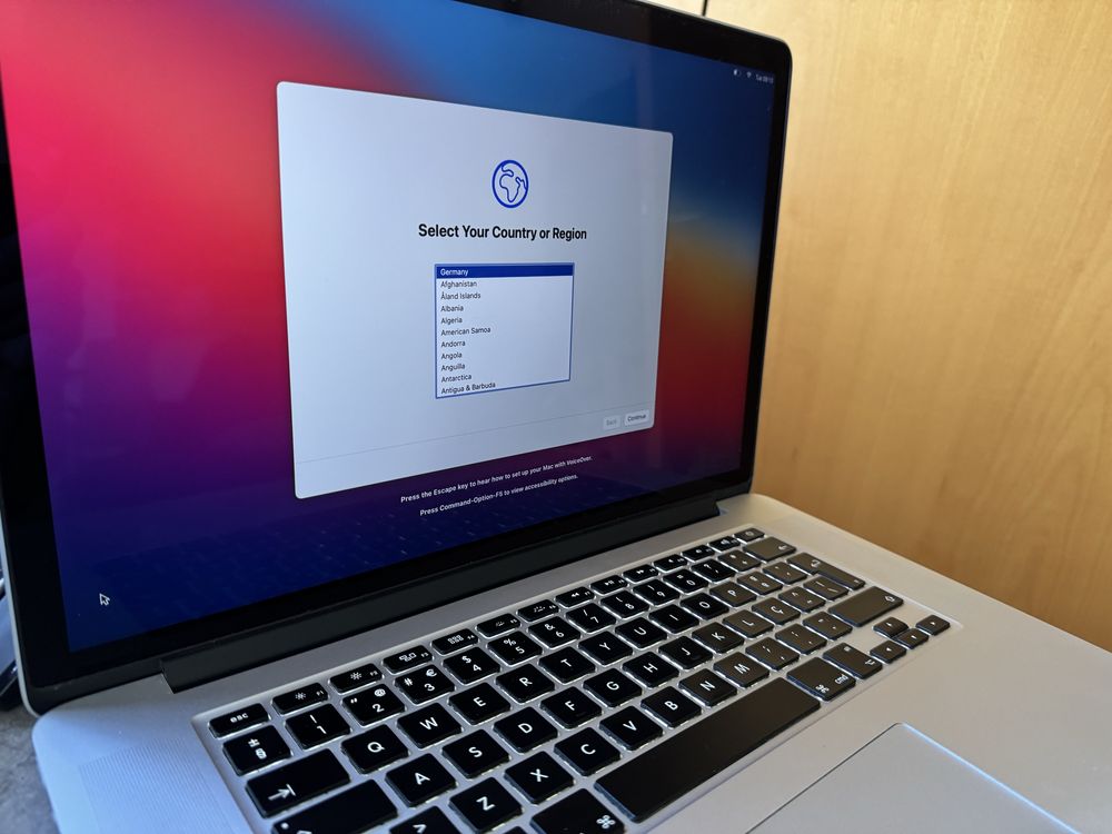 Macbook pro 2014 c/ bateria inchada (para peças)