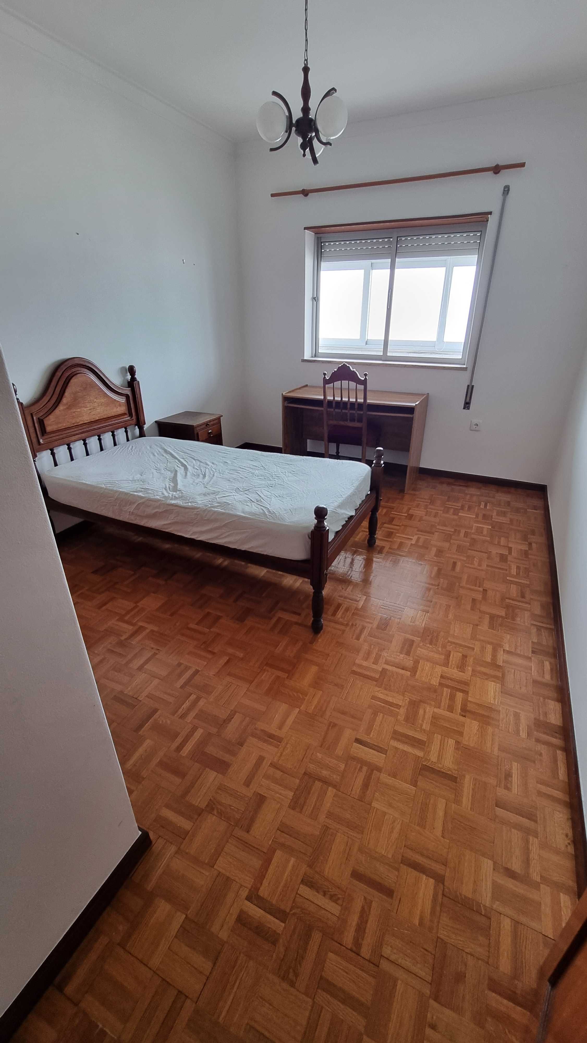 3 quartos em São Martinho do Bispo