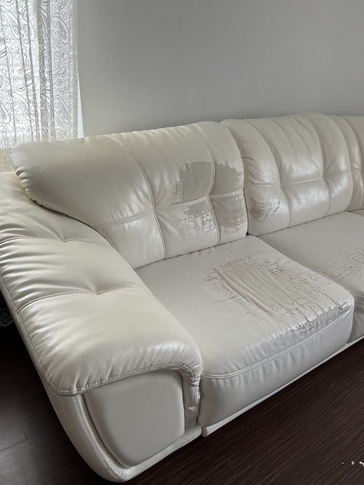 Белый угловой диван для гостиной раскладыввется