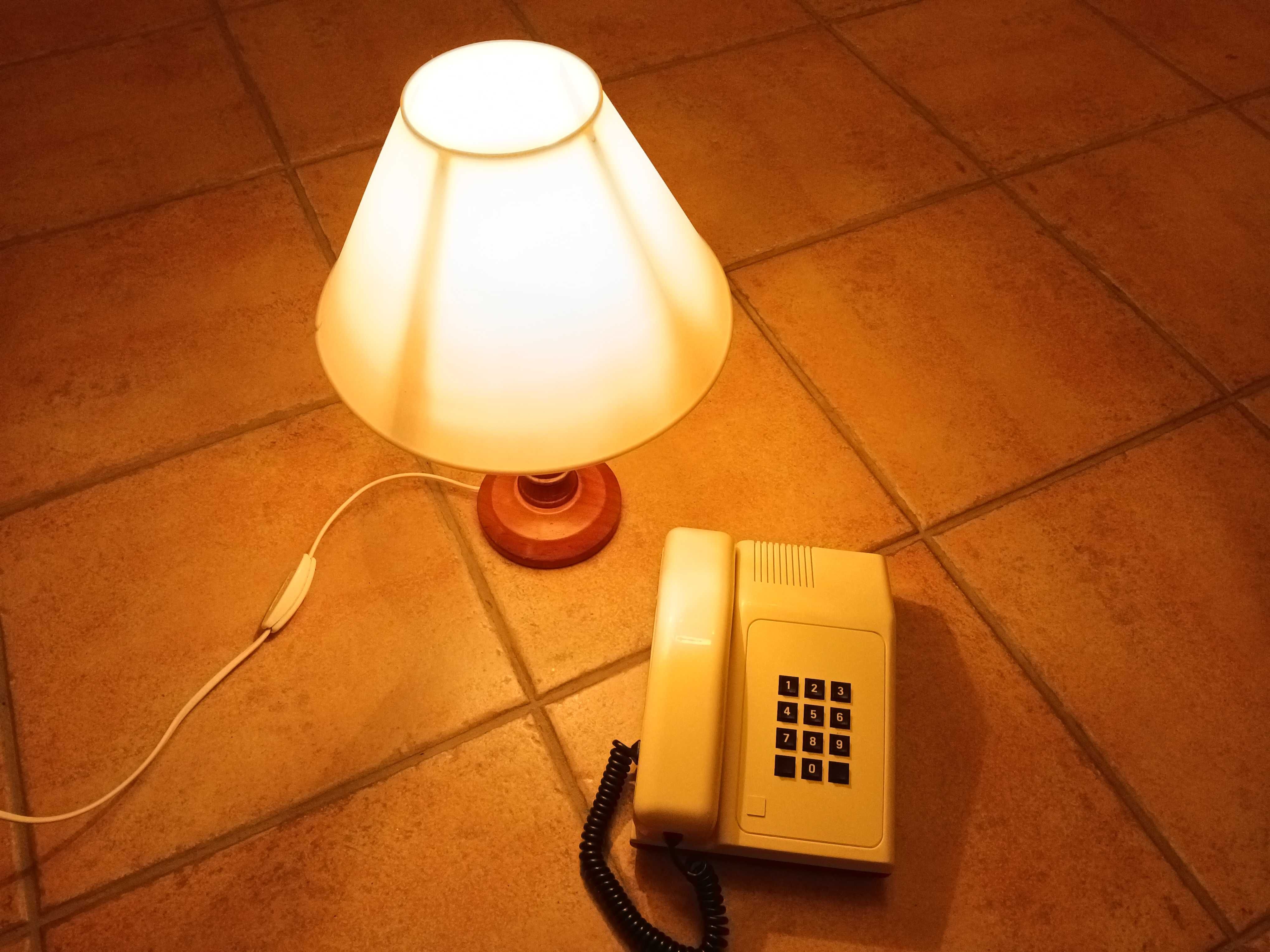 Conjunto Candeeiro e Telefone de Secretaria
