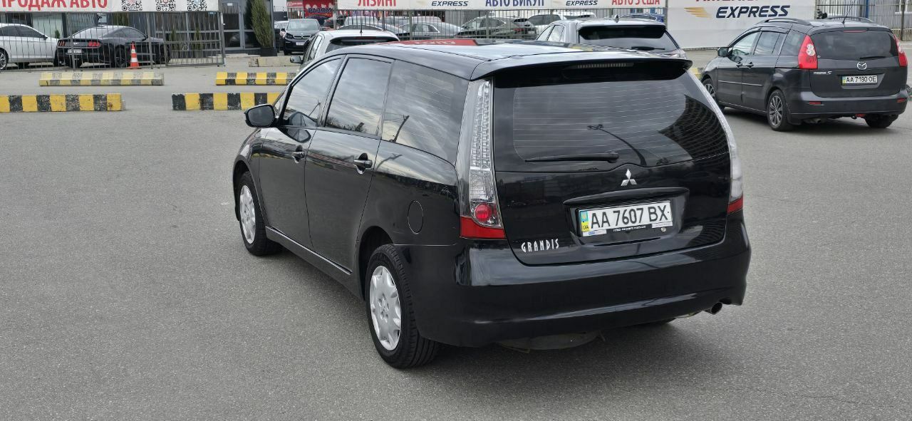 Продам Mitsubishi Grandis 7 мест гбо-4 в отличном состоянии