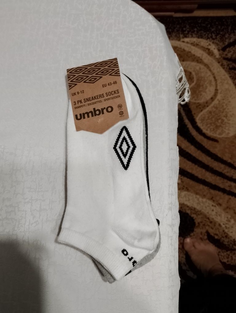 Stopki męskie nowe trój pak trzy kolory Umbro rozmiar 43/46