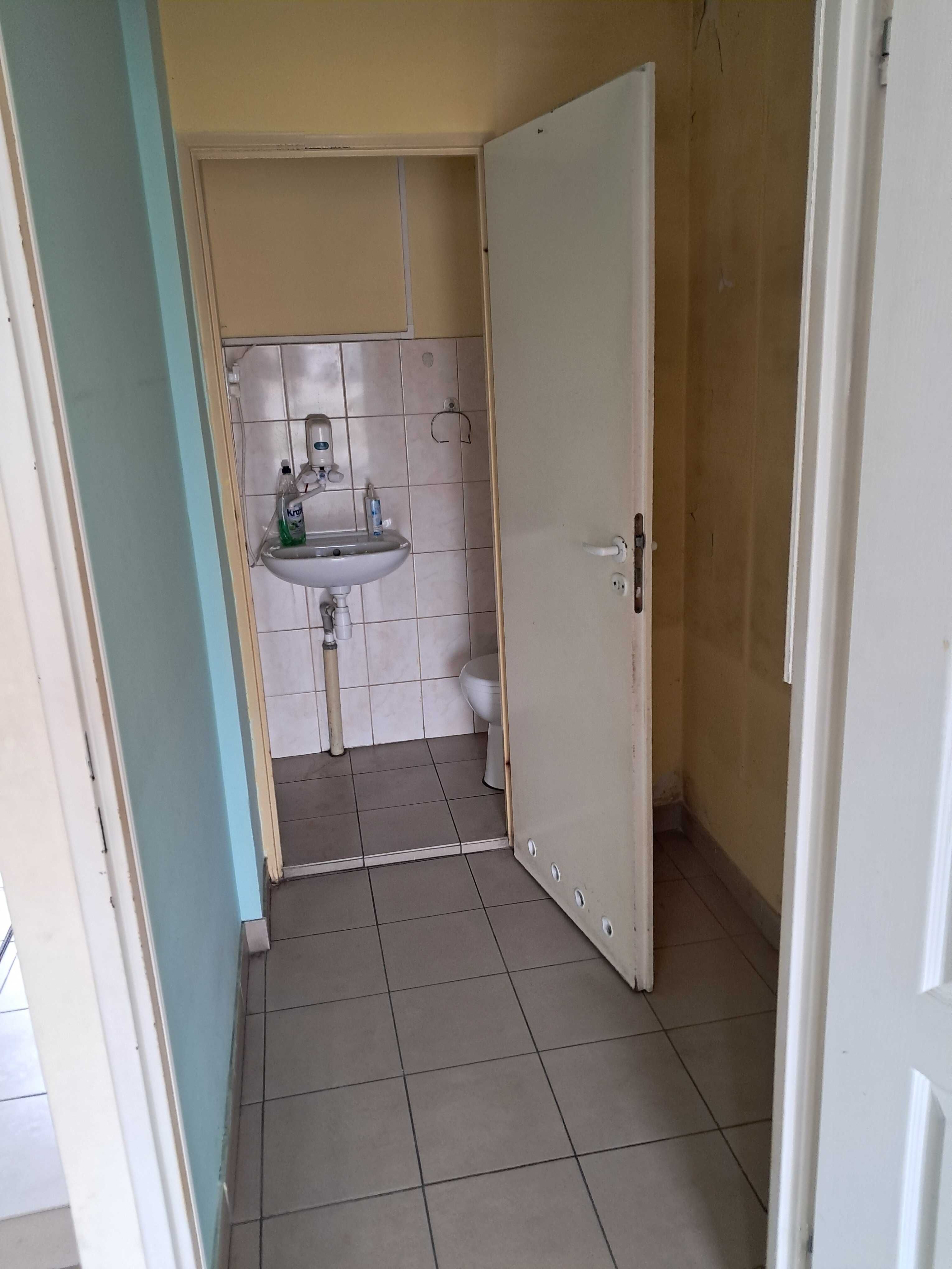 Wynajmę pawilon 32 m, w centrum, w podwórzu Al. NMP 21
