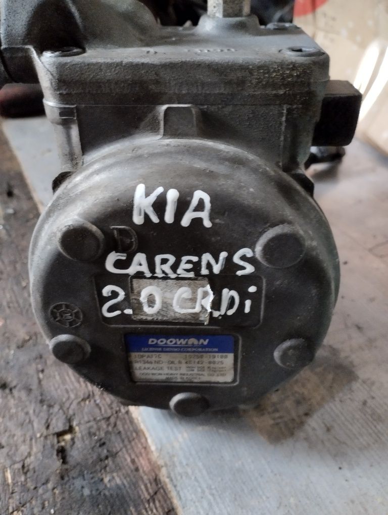 Компресор кондиціонера KIA CARENS II 2.0 CRDi  16250-19100