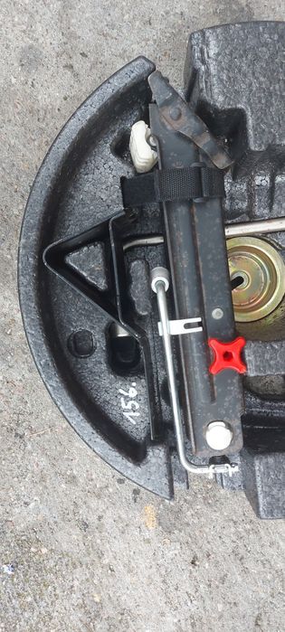 Wklad w kolo dojazdowe bmw e60 e61 komplet