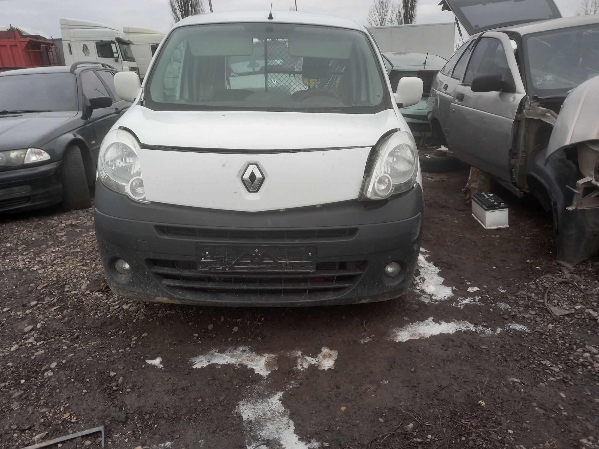 Разборка запчасти шрот Renault Kangoo 2009 год 1,5 дизель