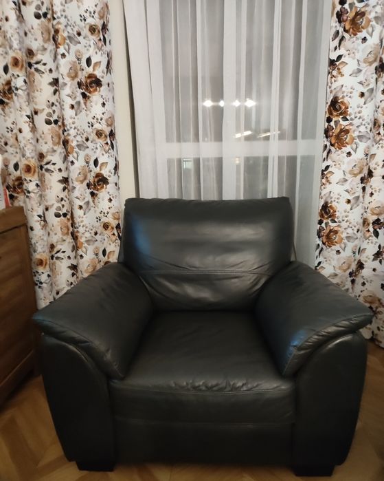 Bydgoszcz sprzedam Fotel czarny ze skóry. Stan idealny. Piękny mięciu