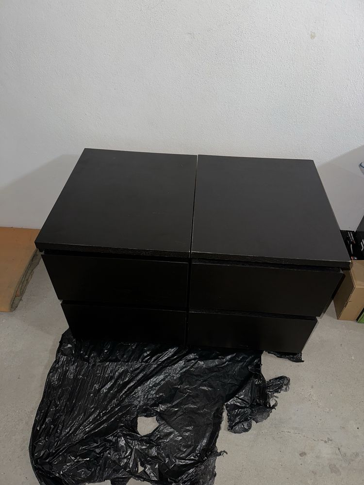 mesinhas de cabeceira em preto