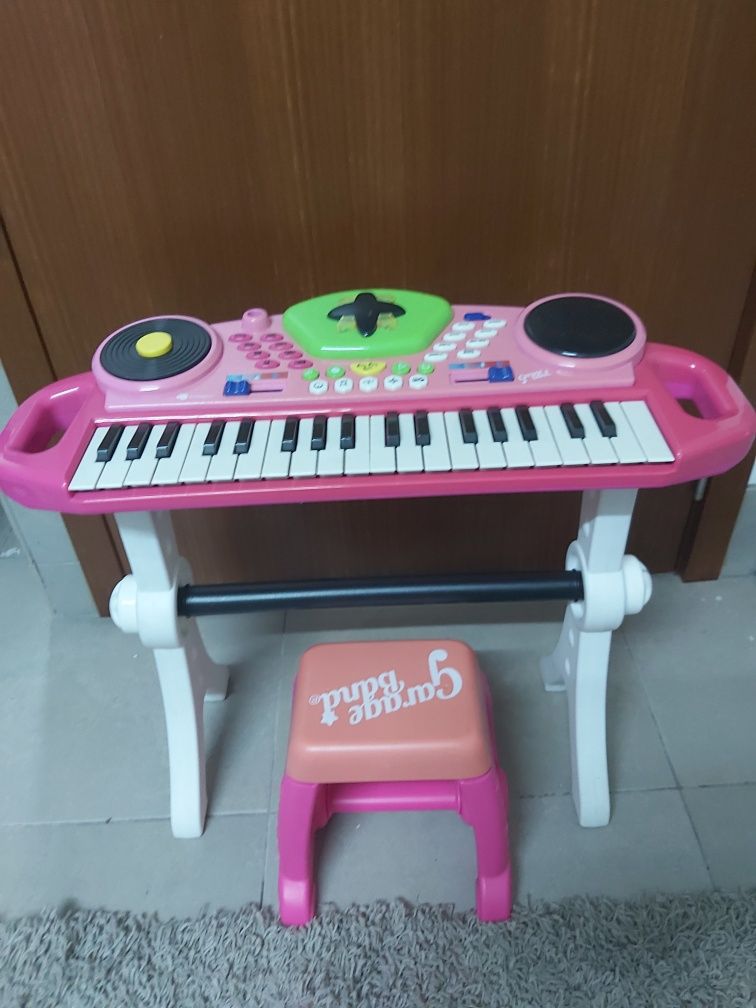 Piano eletrónico