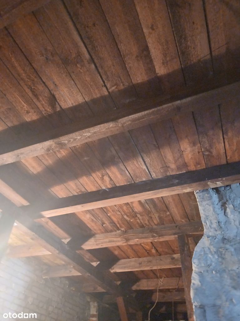 Strych na Starym Żoliborzu do adaptacji na mieszkanie