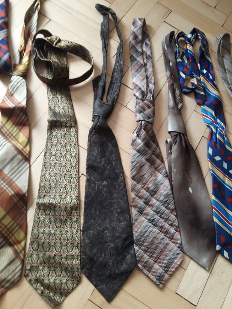 Okazja 8 krawatów stare krawaty krawat cena za całość
