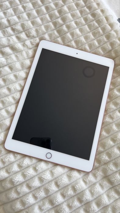 iPad 6ª Geração Rose Gold (9,7 polegadas) (com caixa)