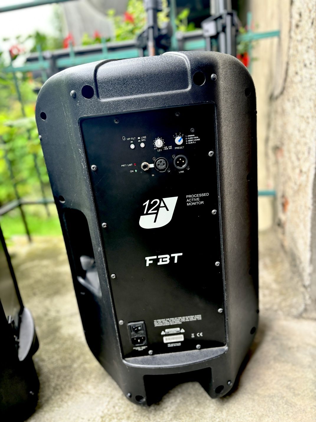 2 kolumny aktywne FBT J12A + statywy + pokrowce