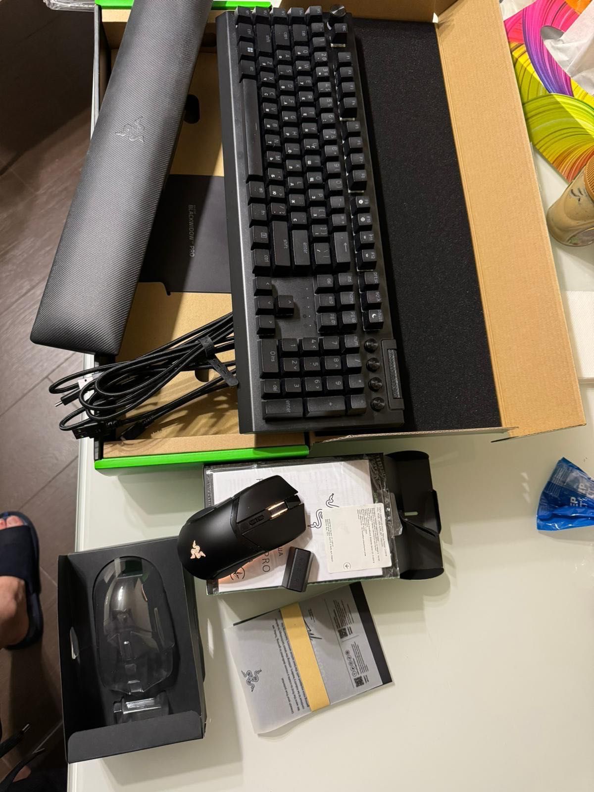 Продам клавиатуру и мышку Razer в идеальном состоянии