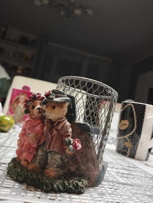 Pojemnik na przybory — stylowy organizer biurkowy