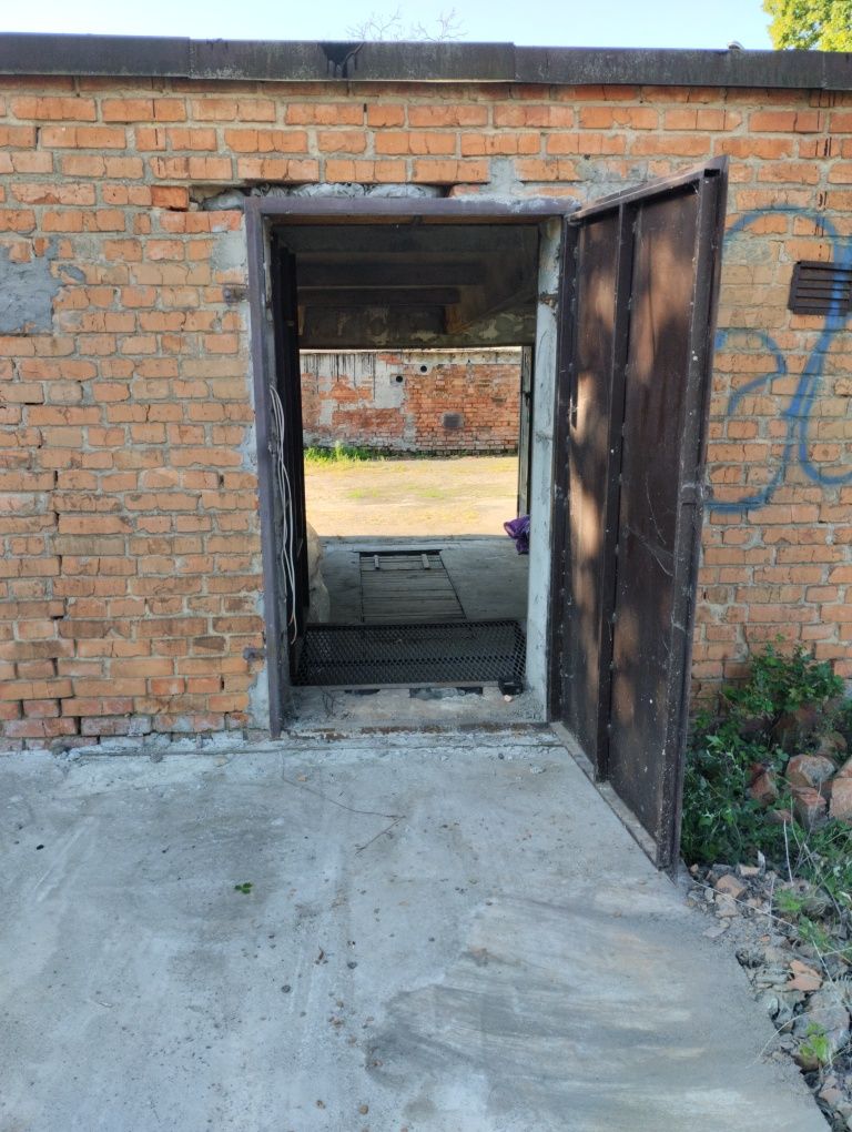 Продам цегляний гараж