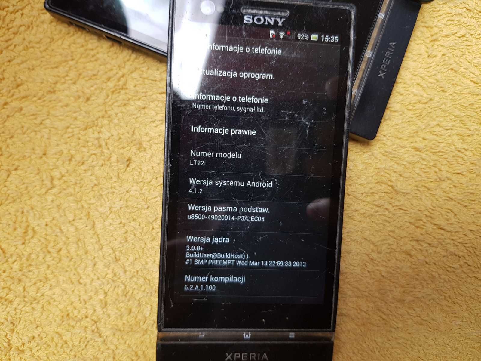 Sony Xperia P LT 22i - ładowarka i słuchawki / 2 szt.