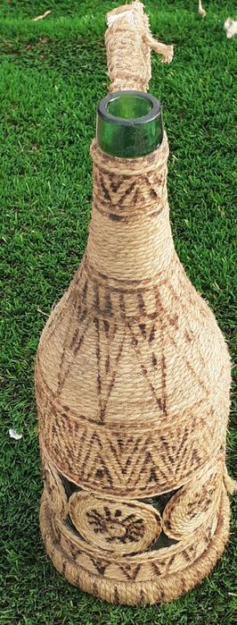 Garrafa Antiga em corda