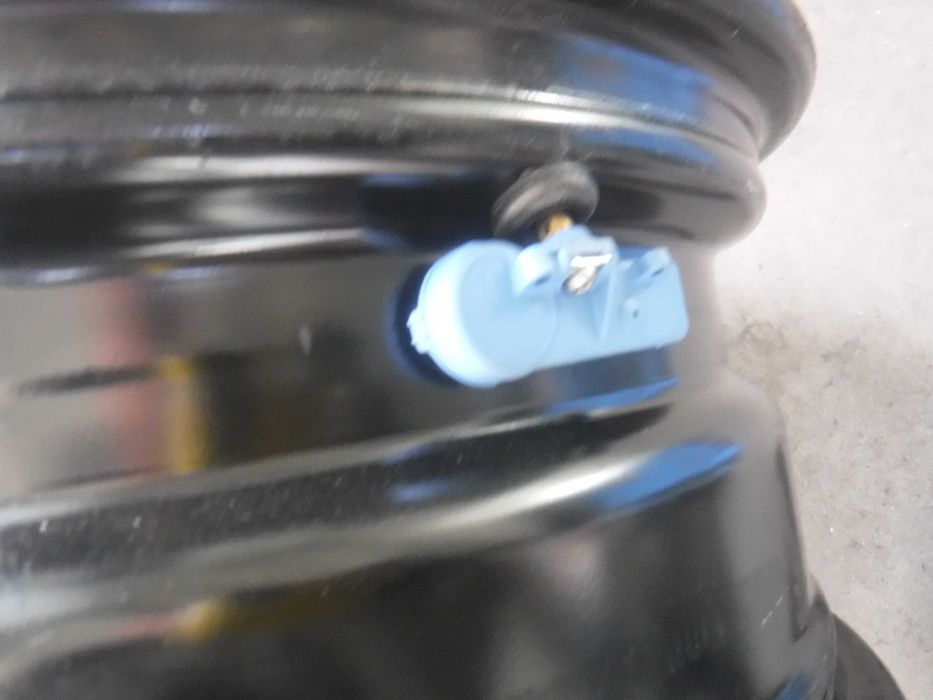 4szt. Felgi Stalowe Opel 16cal. szer.6,5j ET38 5x105 TPMS