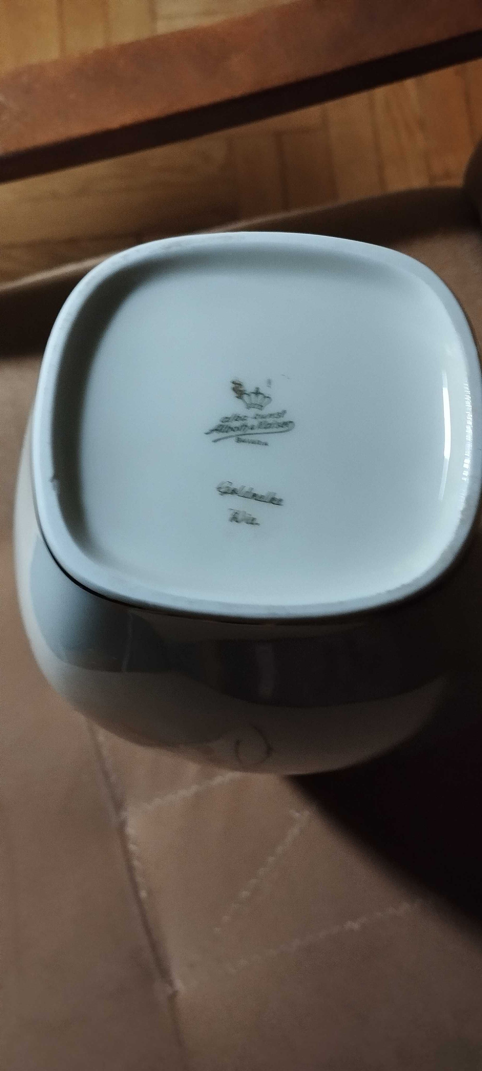 wazon porcelanowy