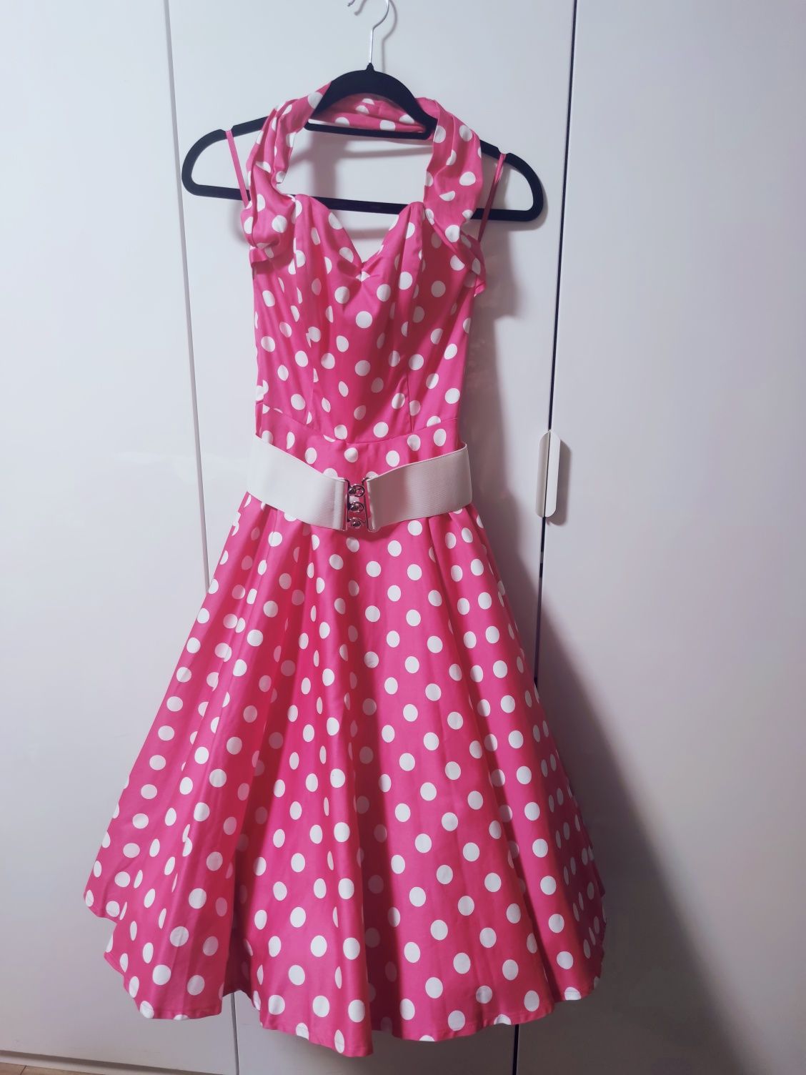 Różowa sukienka lata 50 polka Vivien of Holloway