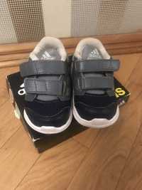 Дитячі кросівки adidas розмір 20, 5 US,12 см