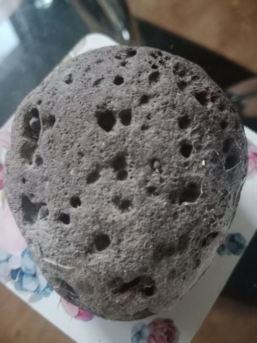 Skała wulkaniczna lawowa