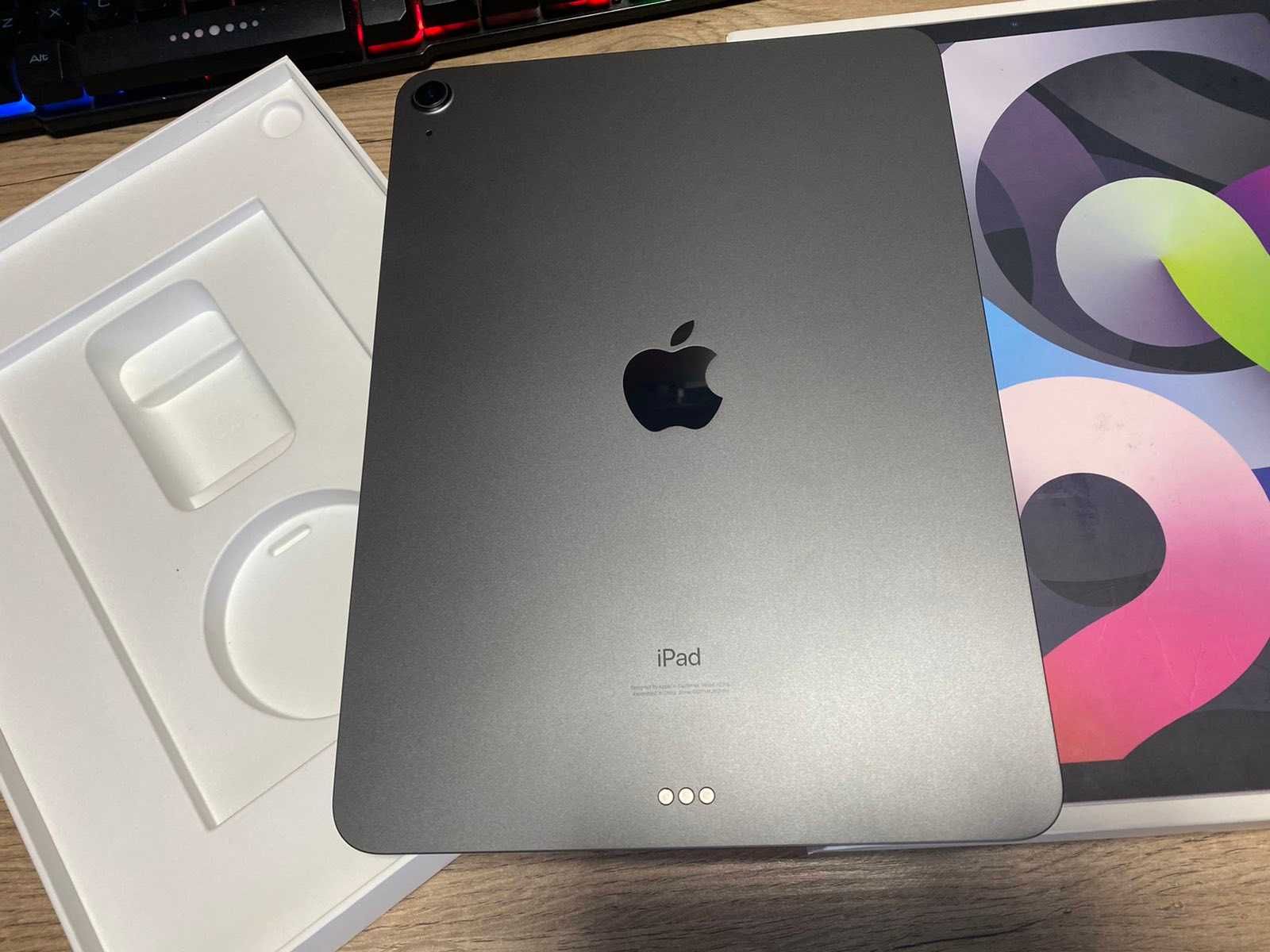 Планшет Apple iPad Air 2020 Wi-Fi 64GB Space Gray