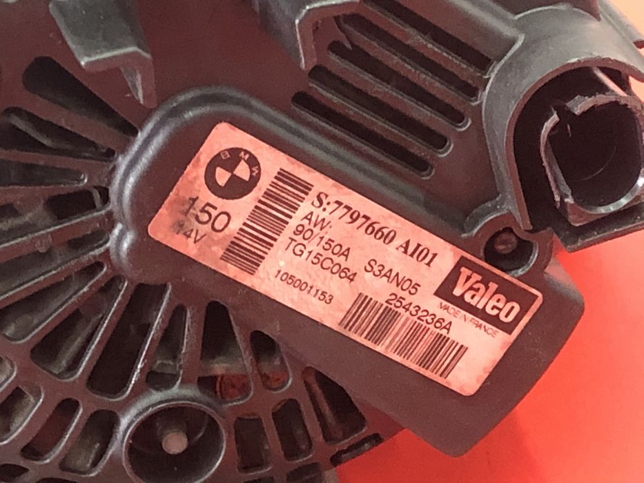 Генератор BMW X5 E70 E53 F15 F25 2.0d 3.0d 3.5d 4.0d БМВ Х5 Е70 Е53