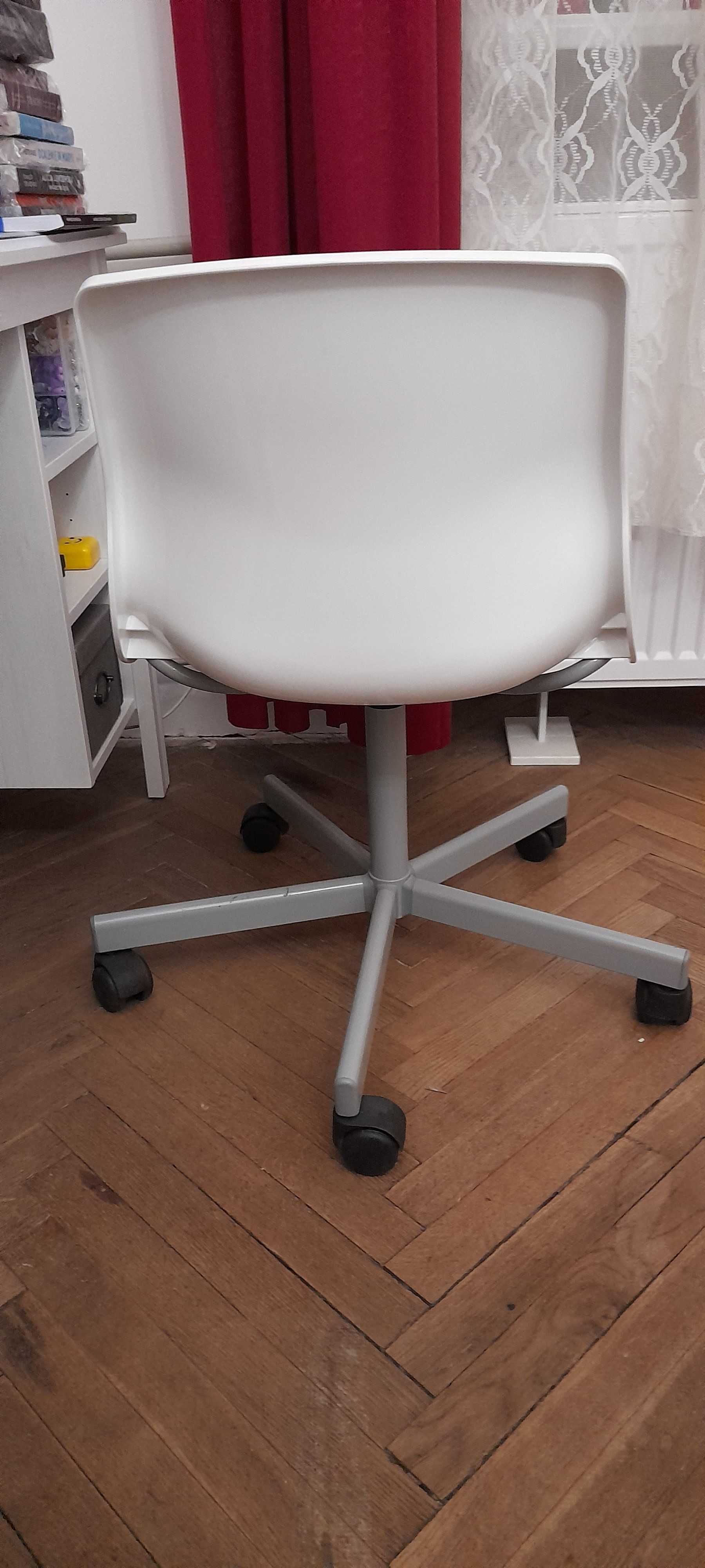 Krzesło młodzieżowe IKEA białe