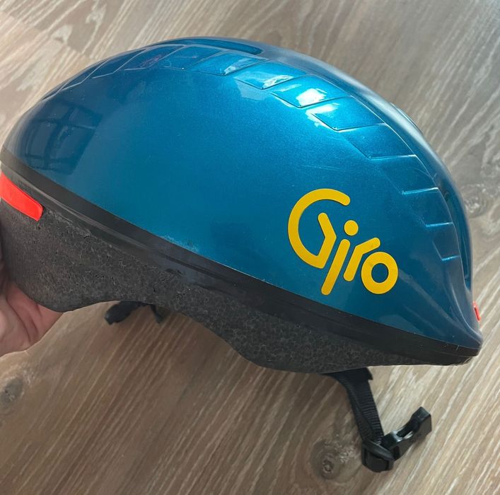 Велошолом американської компанії Giro