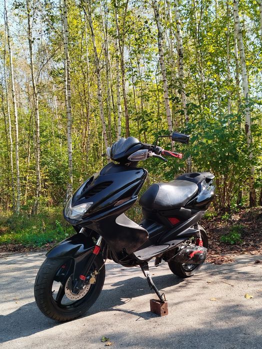 Yamaha Aerox MK2 racing