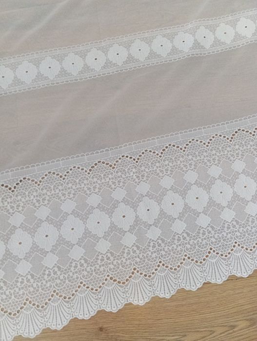 Piękna firana z haftem