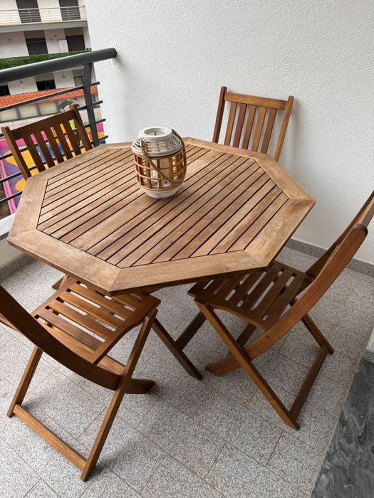 Mesa de exterior e 4 cadeiras