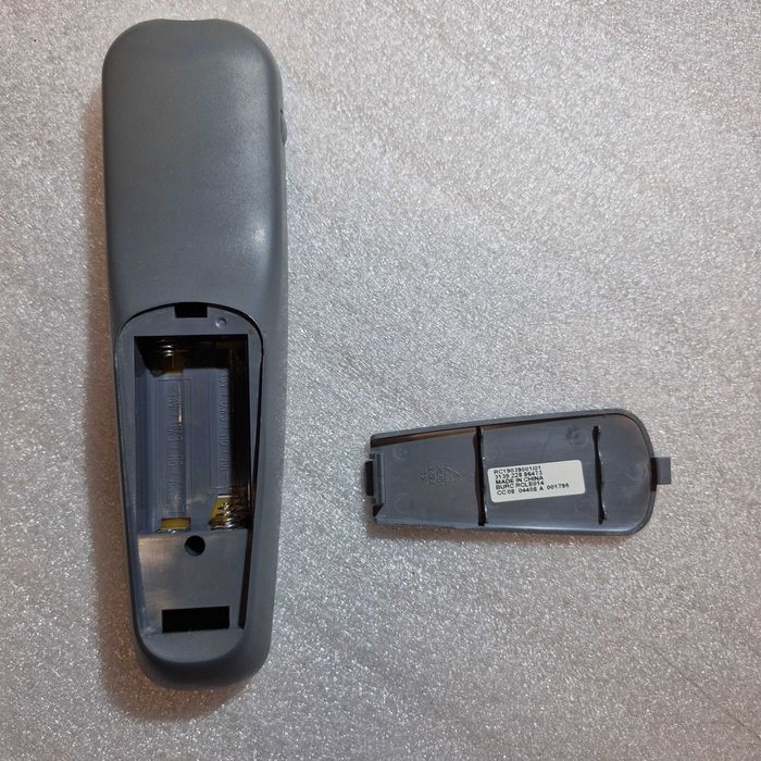 Oryginalny pilot Philips RC szary do TV LCD/LED – sprawny