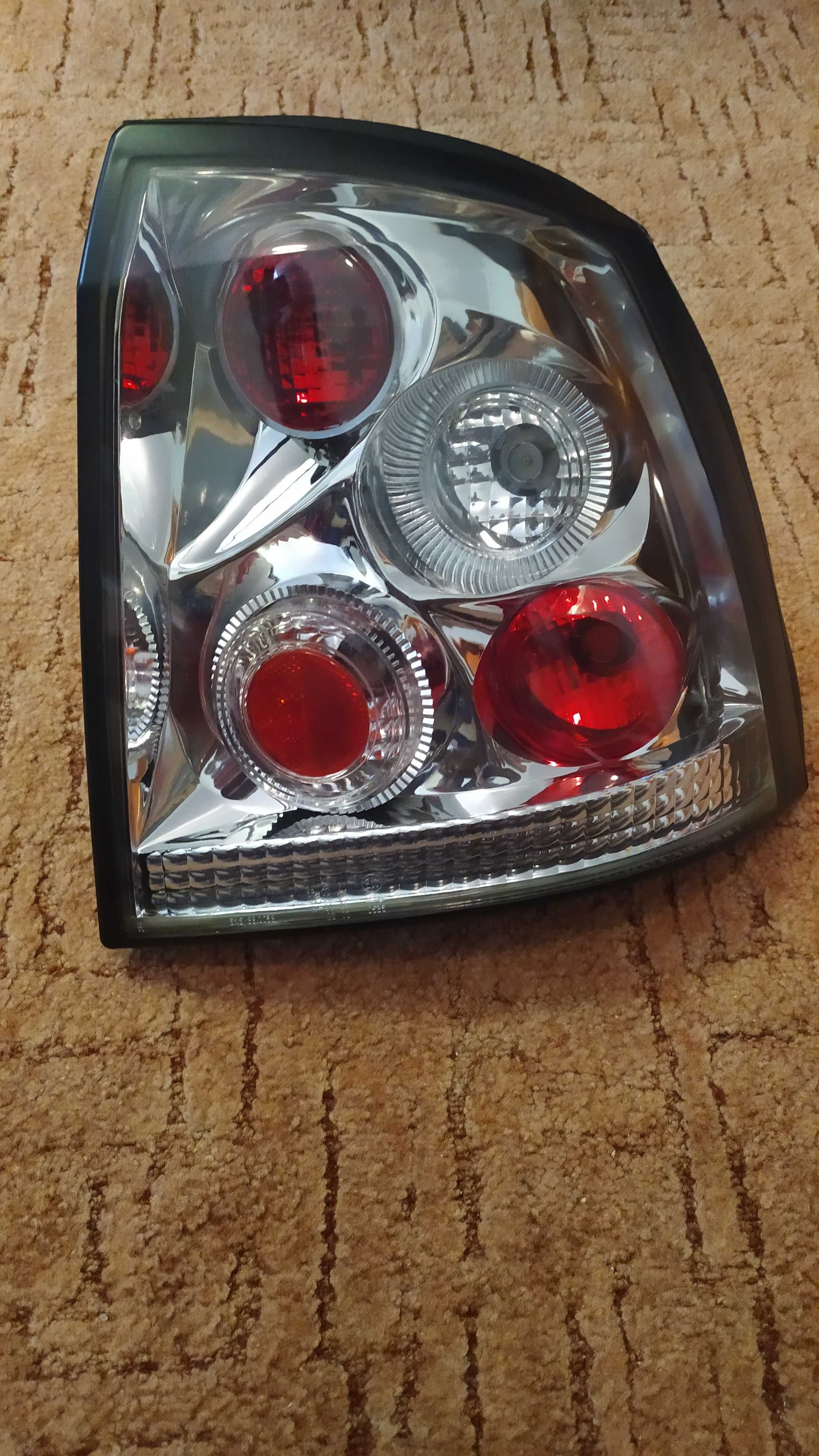 Lampa tylna Opel Astra II Coupe Bertone