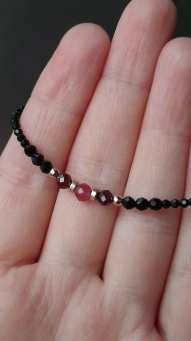Bransoletka  czarny/różowy turmalinem, granat