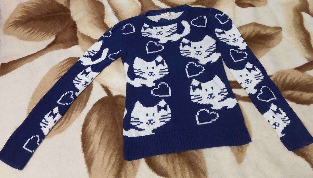 Тёплый детский свитер для девочки на  8 -10 лет